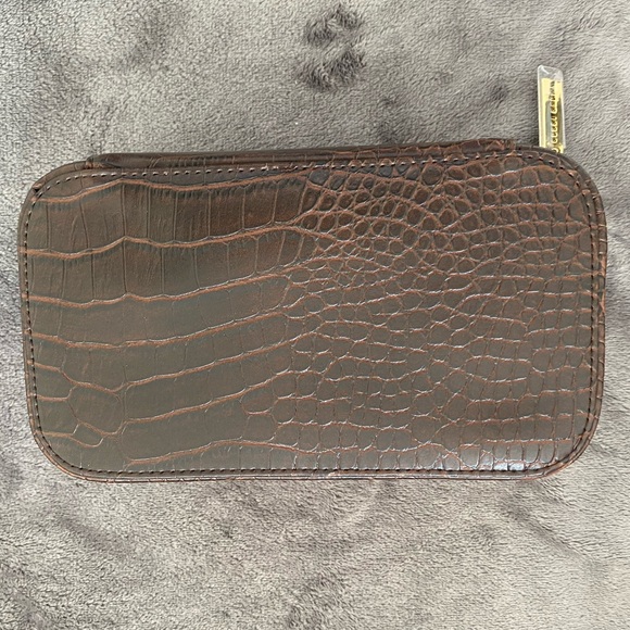 Bobbi Brown Make Up Case - Picture 2 of 4